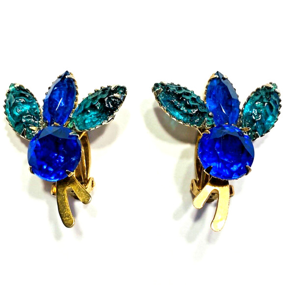 Mid Century Clip On Earrings 1950's Jewelry Gold Blue & Carved Green Rhinestones - Picture 1 of 6